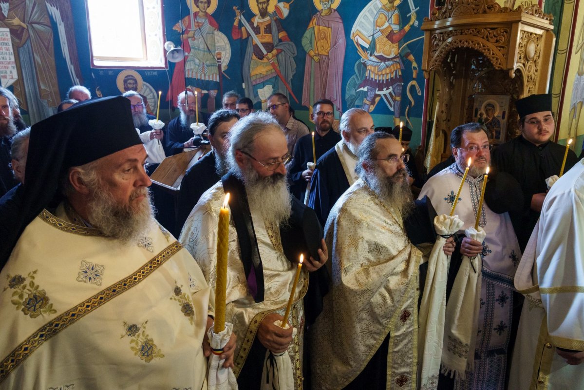 Starețul Mănăstirii Bisericani, protos. Serafim Mihali, a fost înmormântat 368743