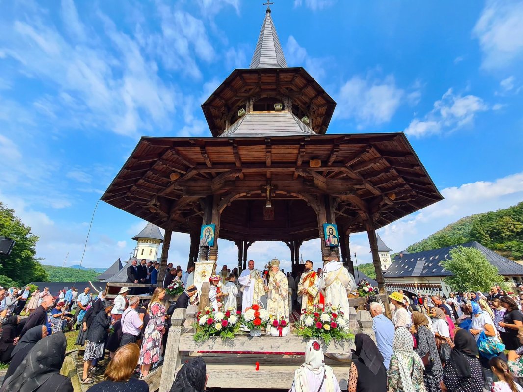 Hramul Mănăstirii „Sfântul Proroc Ilie Tesviteanul” de la Nușeni 368894