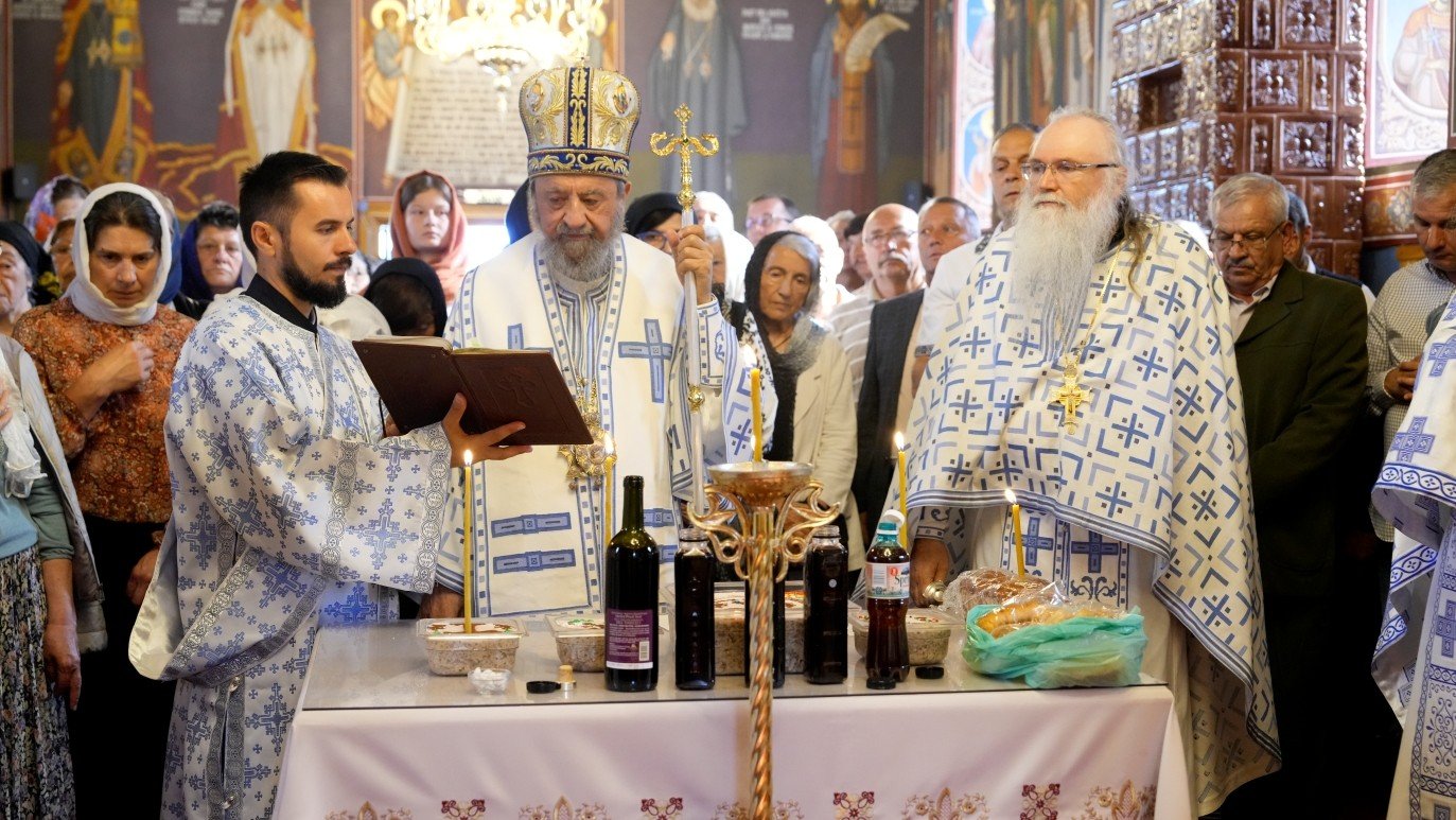 Liturghie arhierească la mănăstirea din Sita Buzăului 368987