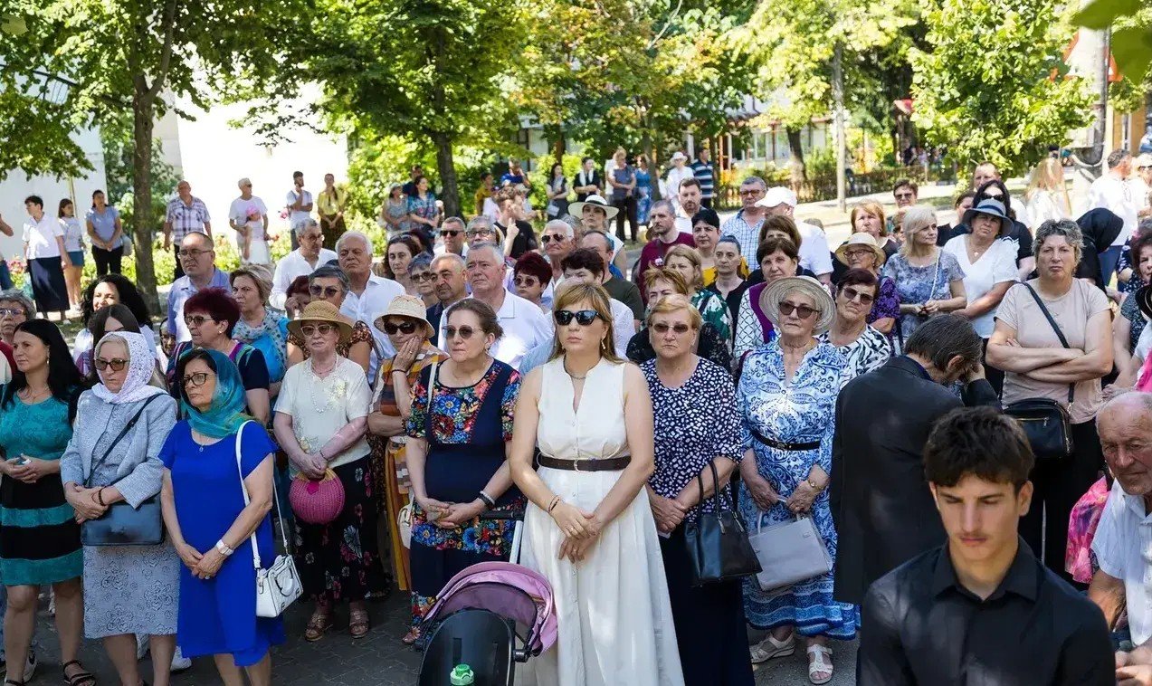 Resfințirea Bisericii „Sfântul Ilie” din Huși 368908