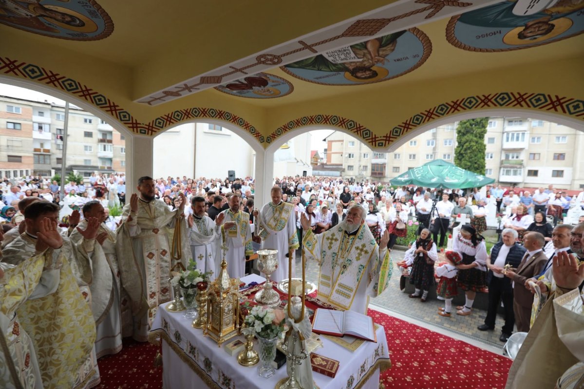 Târnosirea bisericii din Parohia Borșa II 368887