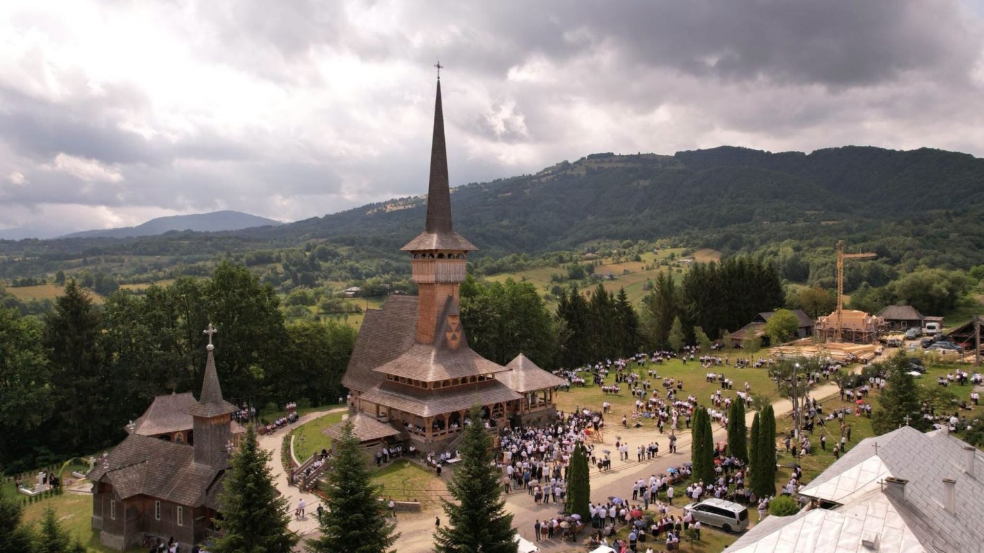 Hramul Mănăstirii Dragomirești, Maramureş 369051