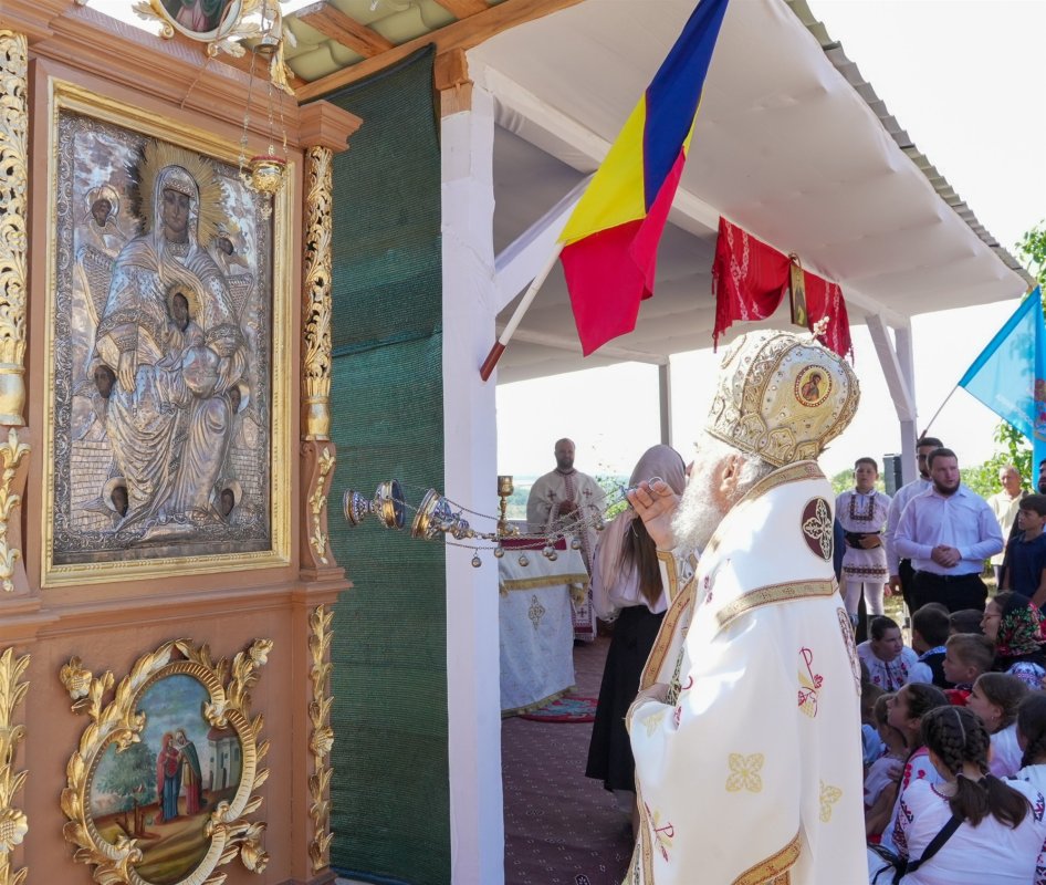 Hramul Schitului Zimbru din nordul judeţului Galaţi 369076