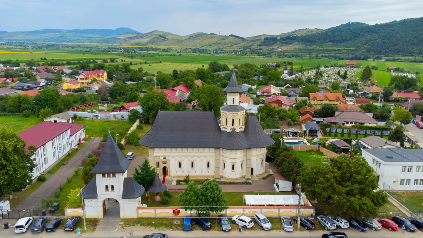 Hramul Bisericii „Sfânta Mironosiță Maria Magdalena”, din Municipiul Onești 369195
