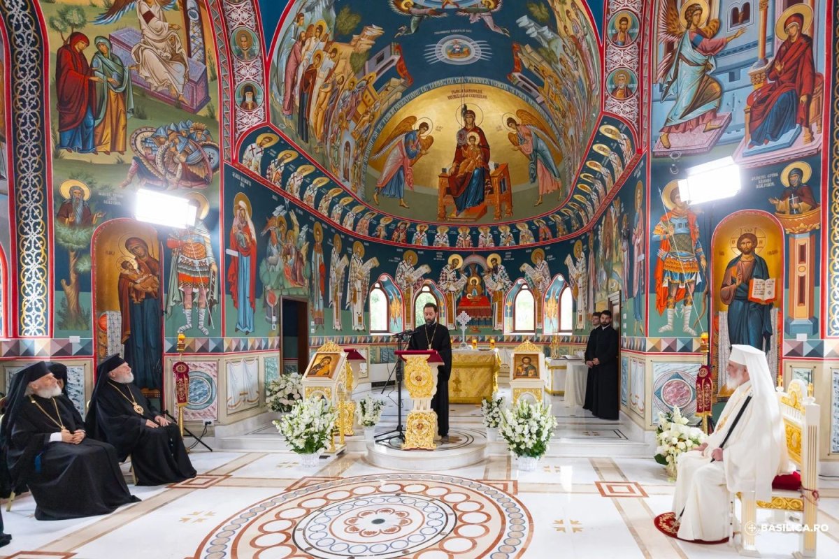 Volum aniversar inedit dedicat Patriarhului României 369212
