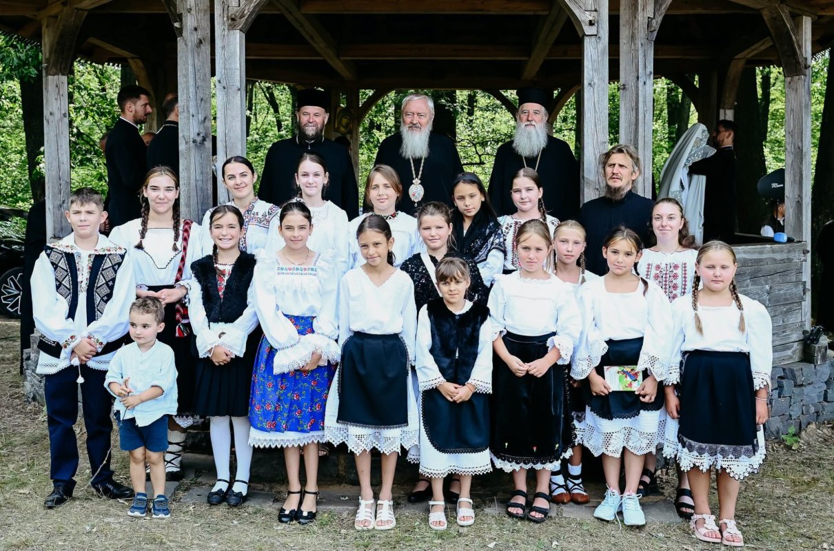 Hramul Mănăstirii „Sfânta Maria Magdalena” din Oarța de Sus 369252