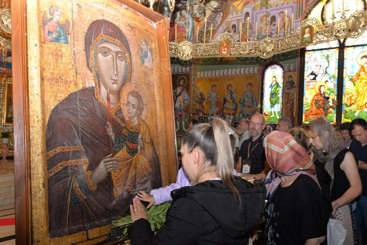 Programul de închinare la Icoana „Portărița”, prelungit până duminică la Mănăstirea Pantocrator 369269