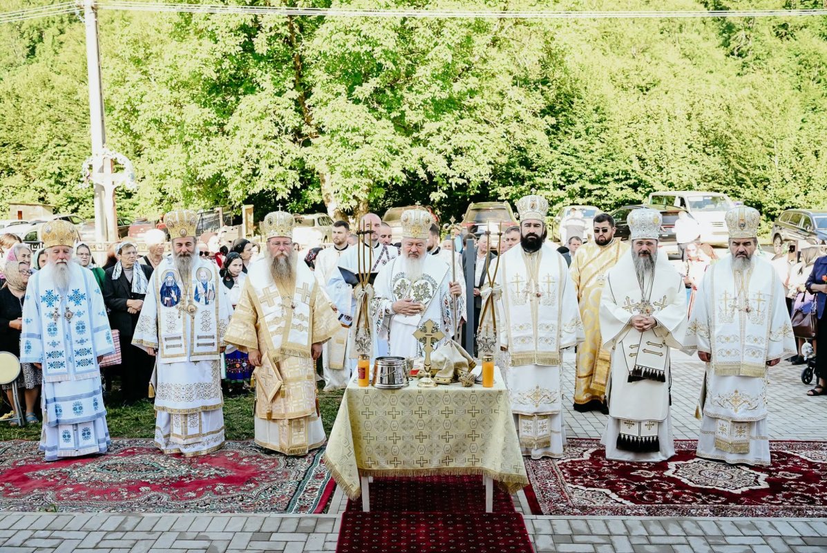 Sărbătoare în satul clujean Huta 369379