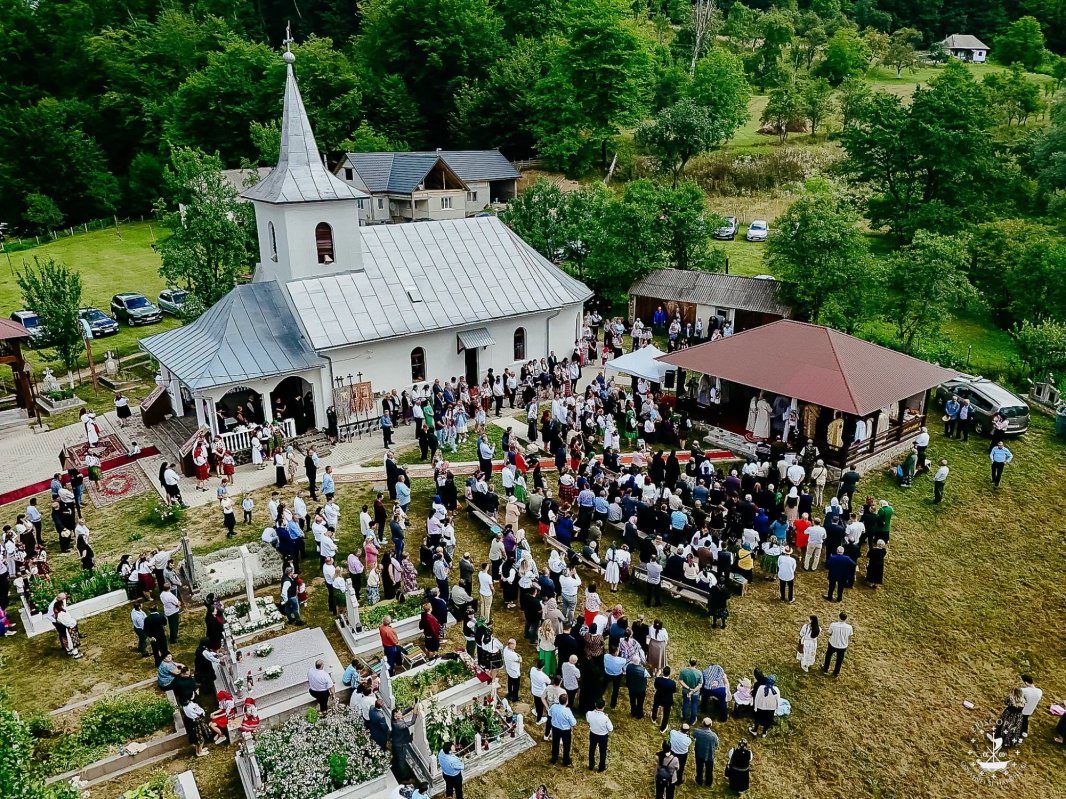 Sărbătoare în satul clujean Huta 369381