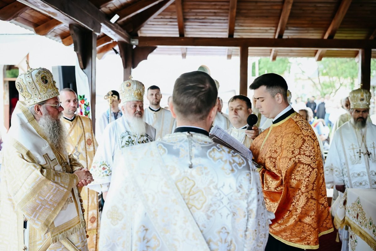Sărbătoare în satul clujean Huta 369383