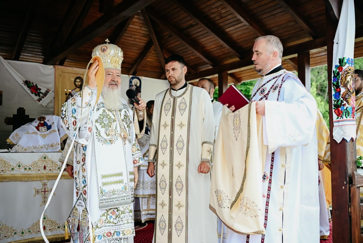 Sărbătoare în satul clujean Huta 369384