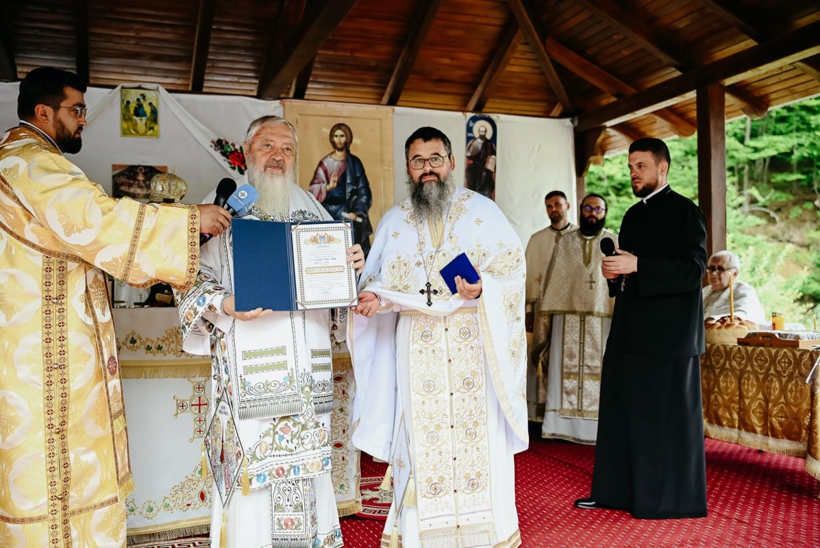 Sărbătoare în satul clujean Huta 369386
