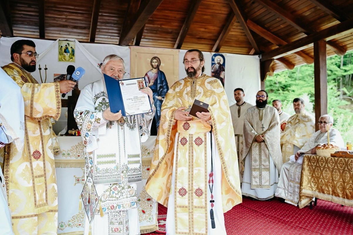 Sărbătoare în satul clujean Huta 369387