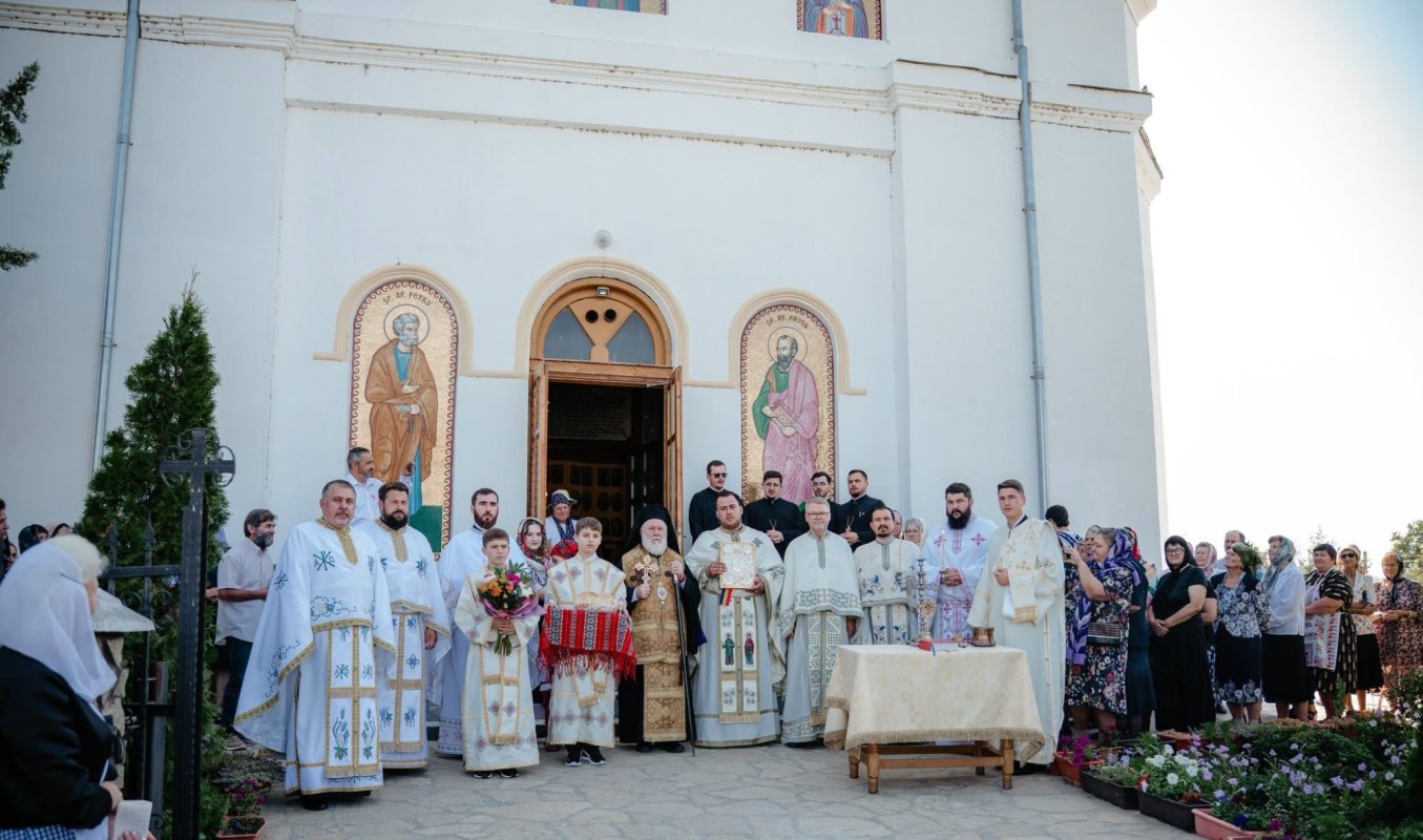 Binecuvântare arhierească pentru credincioșii Parohiei Traian 369413