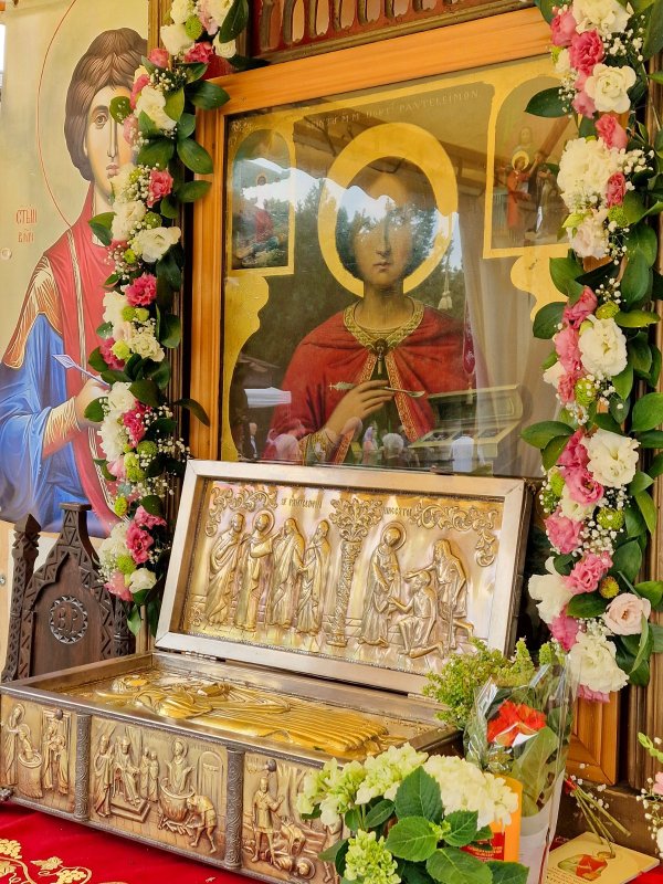 Evenimente duhovniceşti şi culturale la Biserica „Sfântul Pantelimon”‑Foișorul de Foc  369438