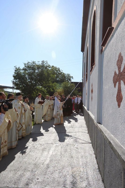 Târnosirea bisericii din Tămășești, comuna Ariniș, Maramureş 369490