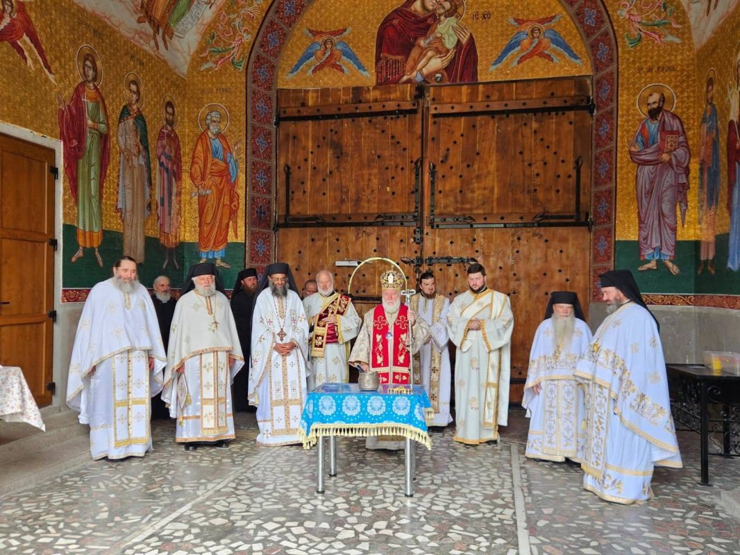 Zi de sărbătoare la Mănăstirea Cocoș din județul Tulcea 369532