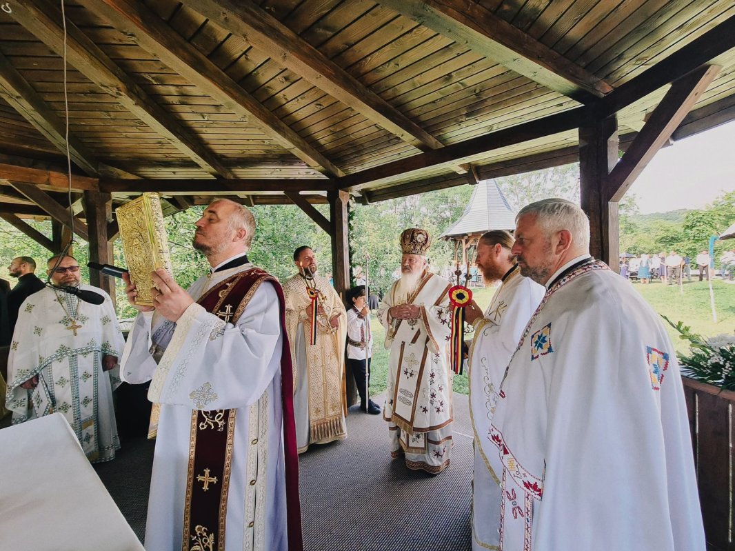 Hramul Mănăstirii „Sfântul Pantelimon” de la Dâncu 369586