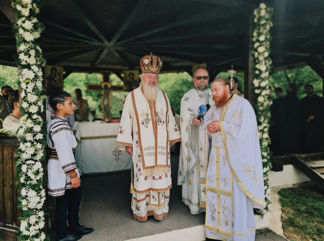 Hramul Mănăstirii „Sfântul Pantelimon” de la Dâncu 369590