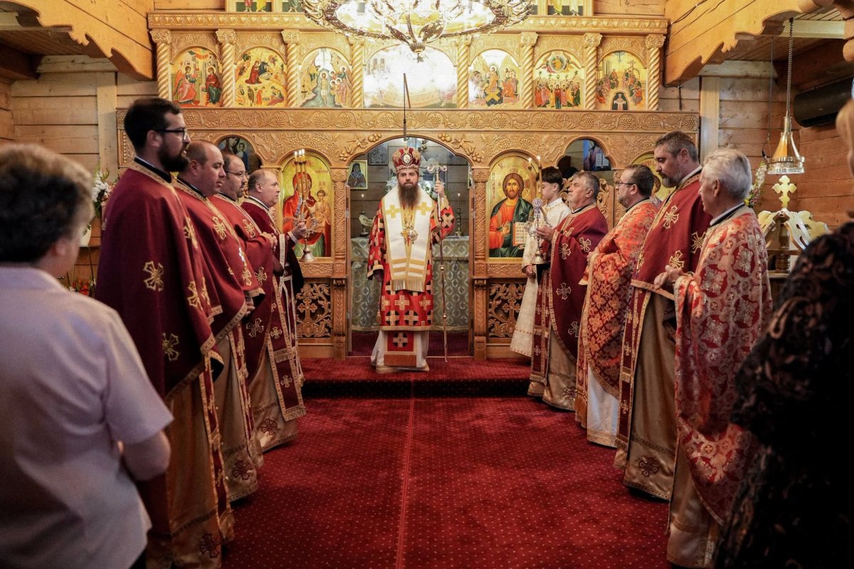Liturghie arhierească la hramul bisericii Spitalului Orășenesc din Șimleu Silvaniei 369603