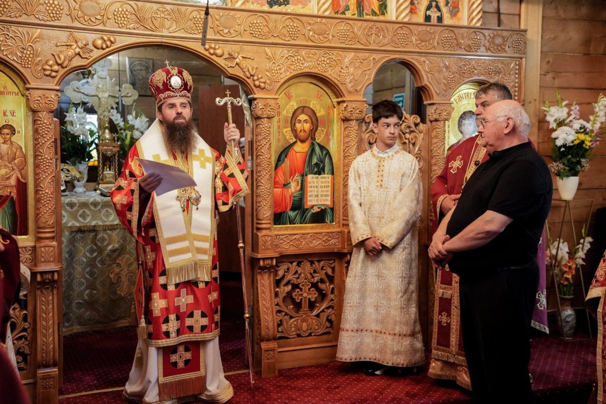 Liturghie arhierească la hramul bisericii Spitalului Orășenesc din Șimleu Silvaniei 369604
