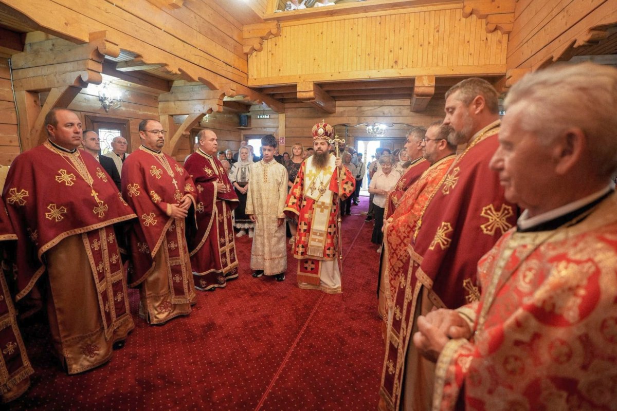 Liturghie arhierească la hramul bisericii Spitalului Orășenesc din Șimleu Silvaniei 369605