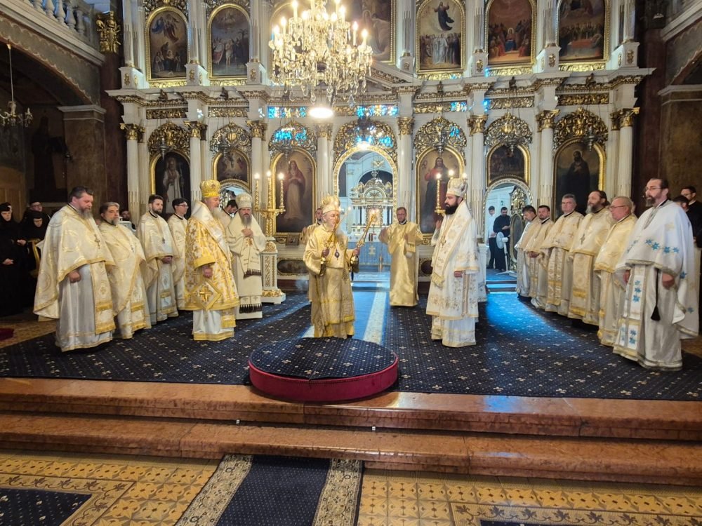 Pomenirea arhiereului Emilian Nica la Catedrala istorică din Arad 369727