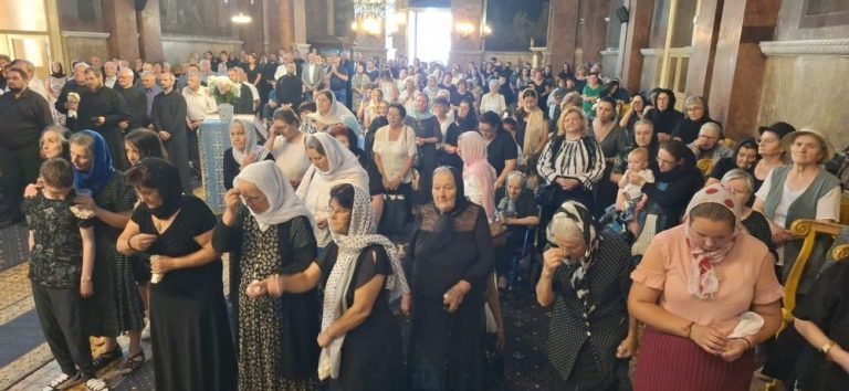 Pomenirea arhiereului Emilian Nica la Catedrala istorică din Arad 369728