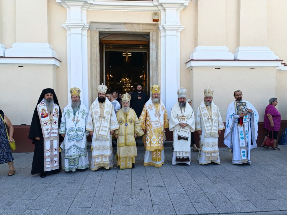 Pomenirea arhiereului Emilian Nica la Catedrala istorică din Arad 369734