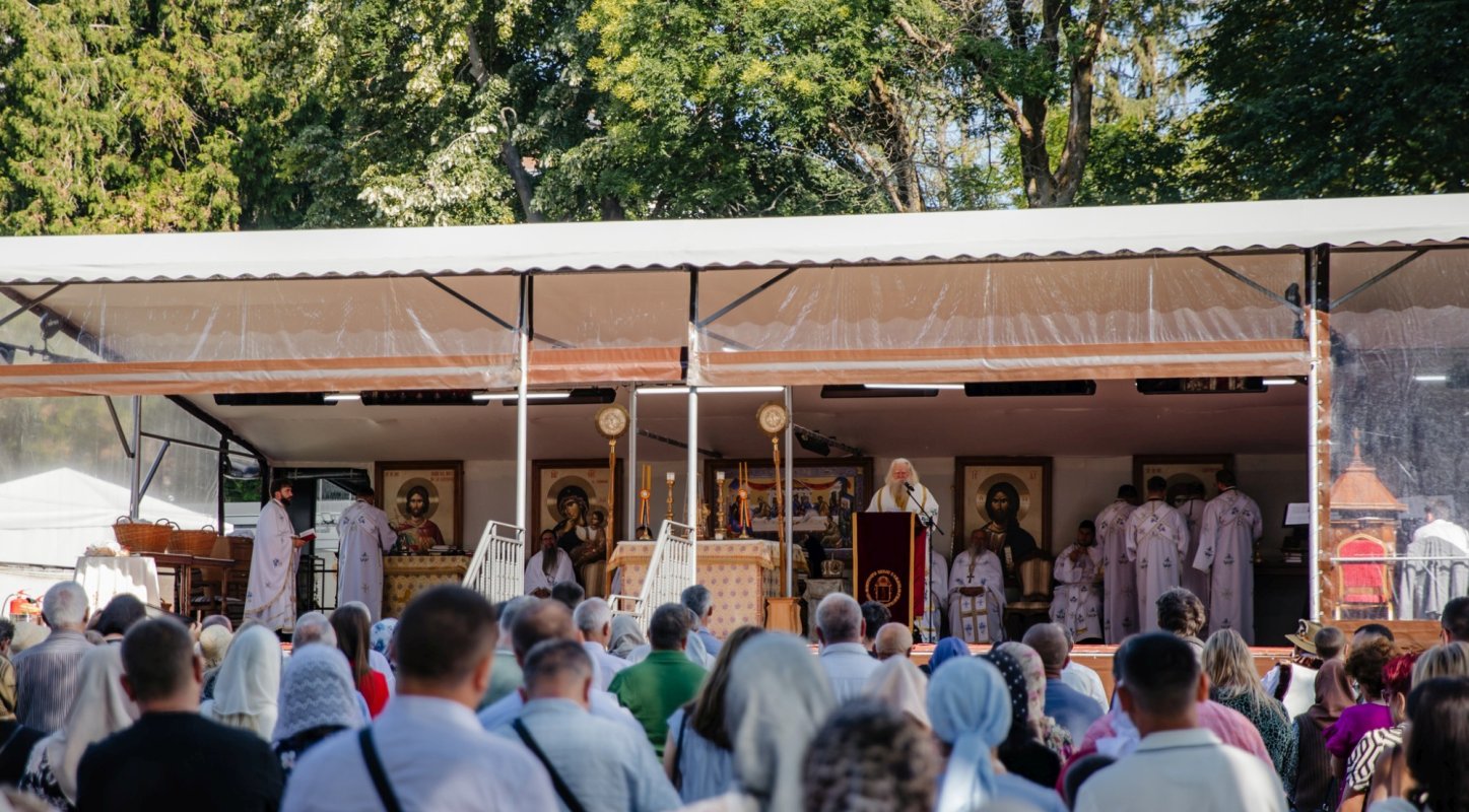 Credința, sprijin în fața încercărilor vieții, la Catedrala Arhiepiscopală din Suceava 369891