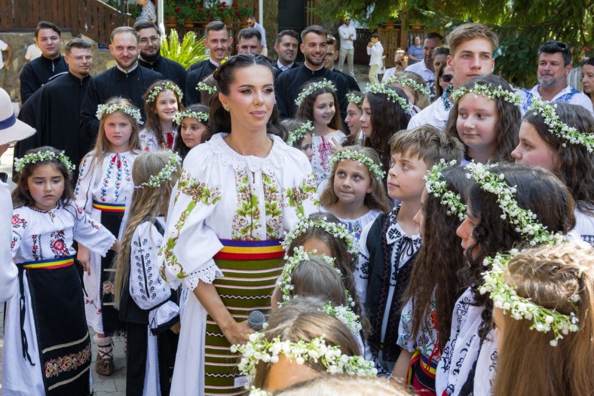 Evenimentul „Roagă-te și crede!” de la Mănăstirea Izbuc 370079