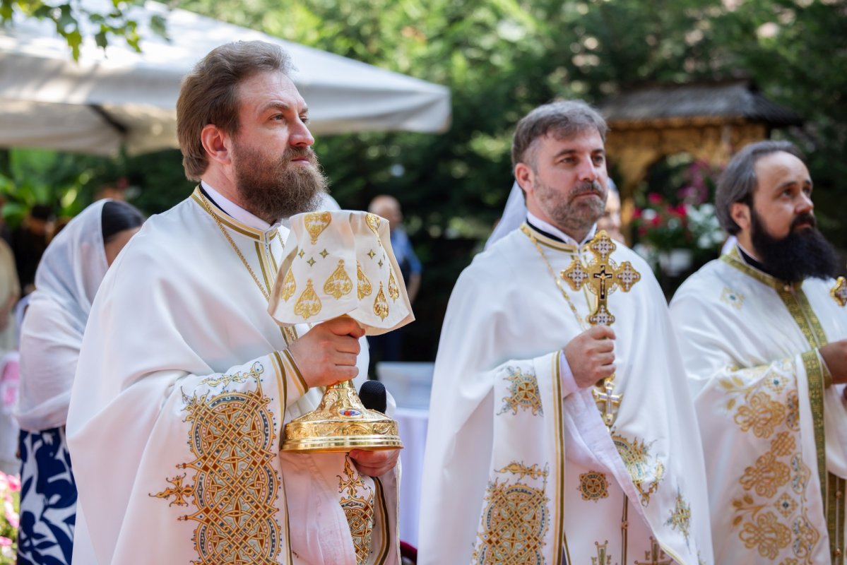 Sfântul Cuvios Ioan Iacob, cinstit la Paraclisul Catedralei Naţionale 370118