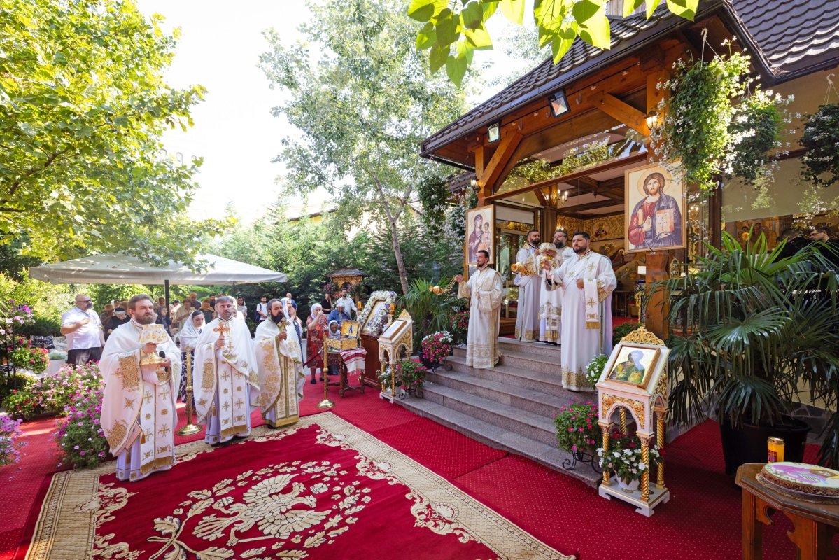 Sfântul Cuvios Ioan Iacob, cinstit la Paraclisul Catedralei Naţionale 370122