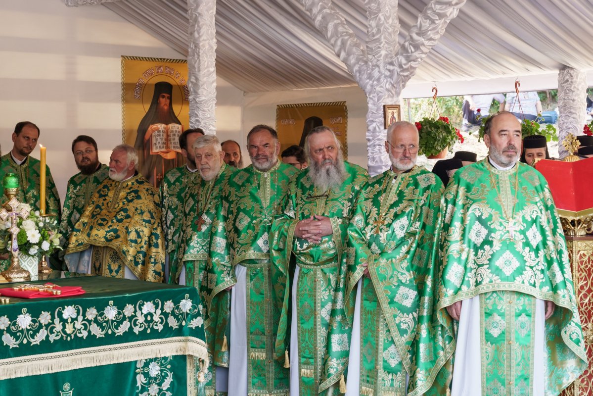 Sfântul Ioan Iacob, sărbătorit la el acasă 370142