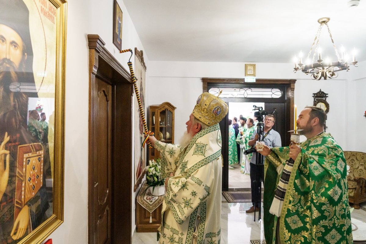 Sfântul Ioan Iacob, sărbătorit la el acasă 370152