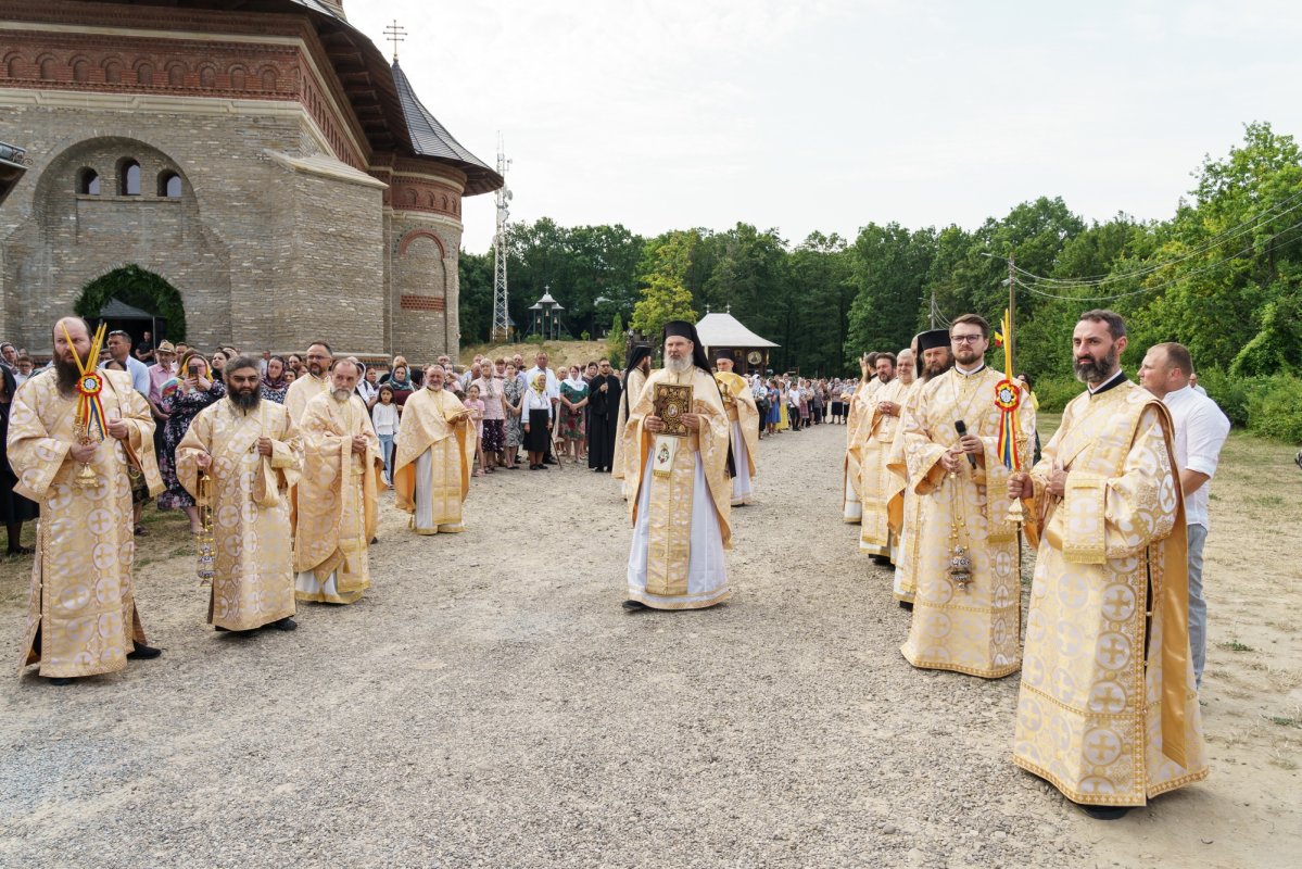 Hramul Mănăstirii Sângeap‑Basaraba din judeţul Iaşi 370357
