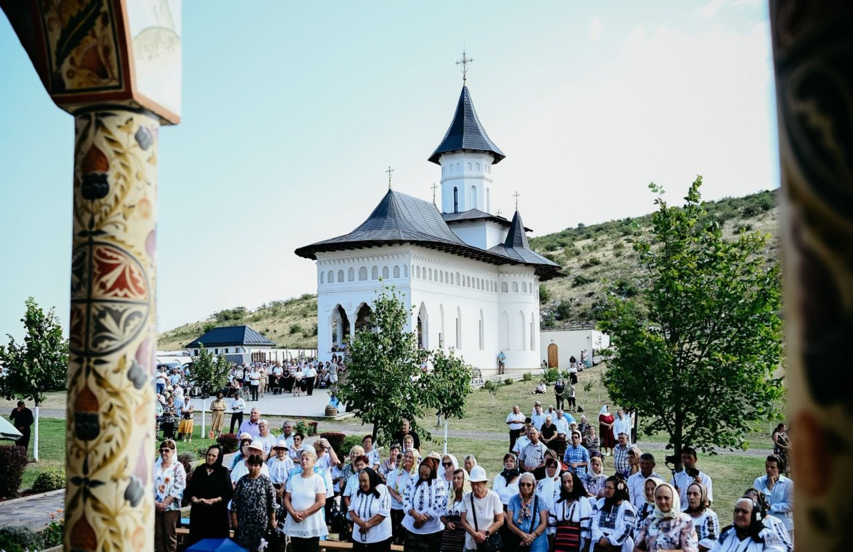 Hramul Mănăstirii „Schimbarea la Față”‑Cheile Turzii 370284
