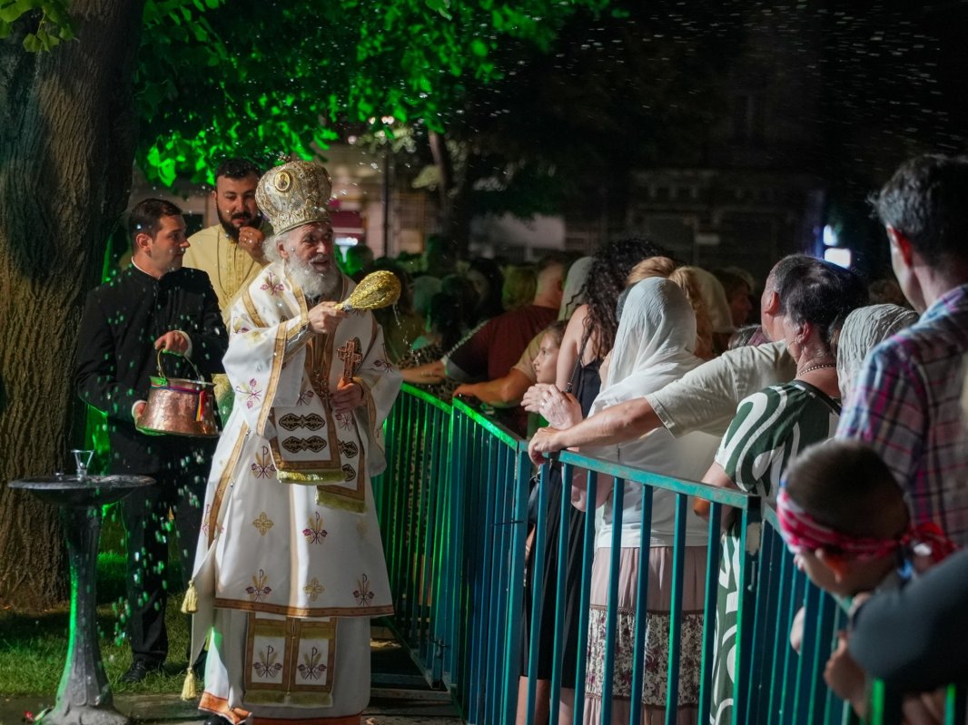 Icoana Maicii Domnului de la Mănăstirea Adam în Brăila 370353