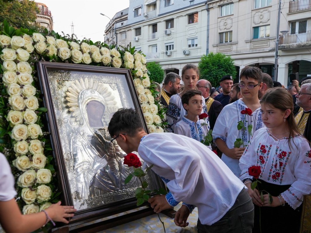 Icoana Maicii Domnului de la Mănăstirea Adam în Brăila 370354