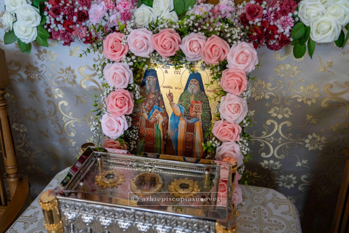 Liturghie arhierească la mănăstirea suceveană Slatina 370351