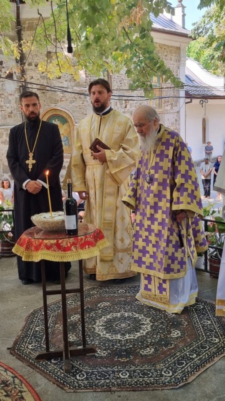 Popas de rugăciune şi pomenirea ierarhilor arădeni la Hodoș-Bodrog 370287