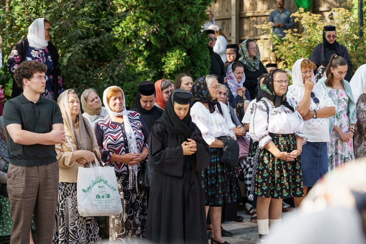 Sărbătorile nemţene au culminat cu hramul Mănăstirii Sihăstria 370333