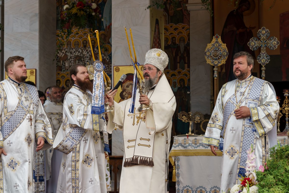 Sărbătorile nemţene au culminat cu hramul Mănăstirii Sihăstria 370338