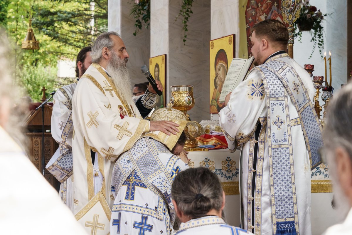 Sărbătorile nemţene au culminat cu hramul Mănăstirii Sihăstria 370344