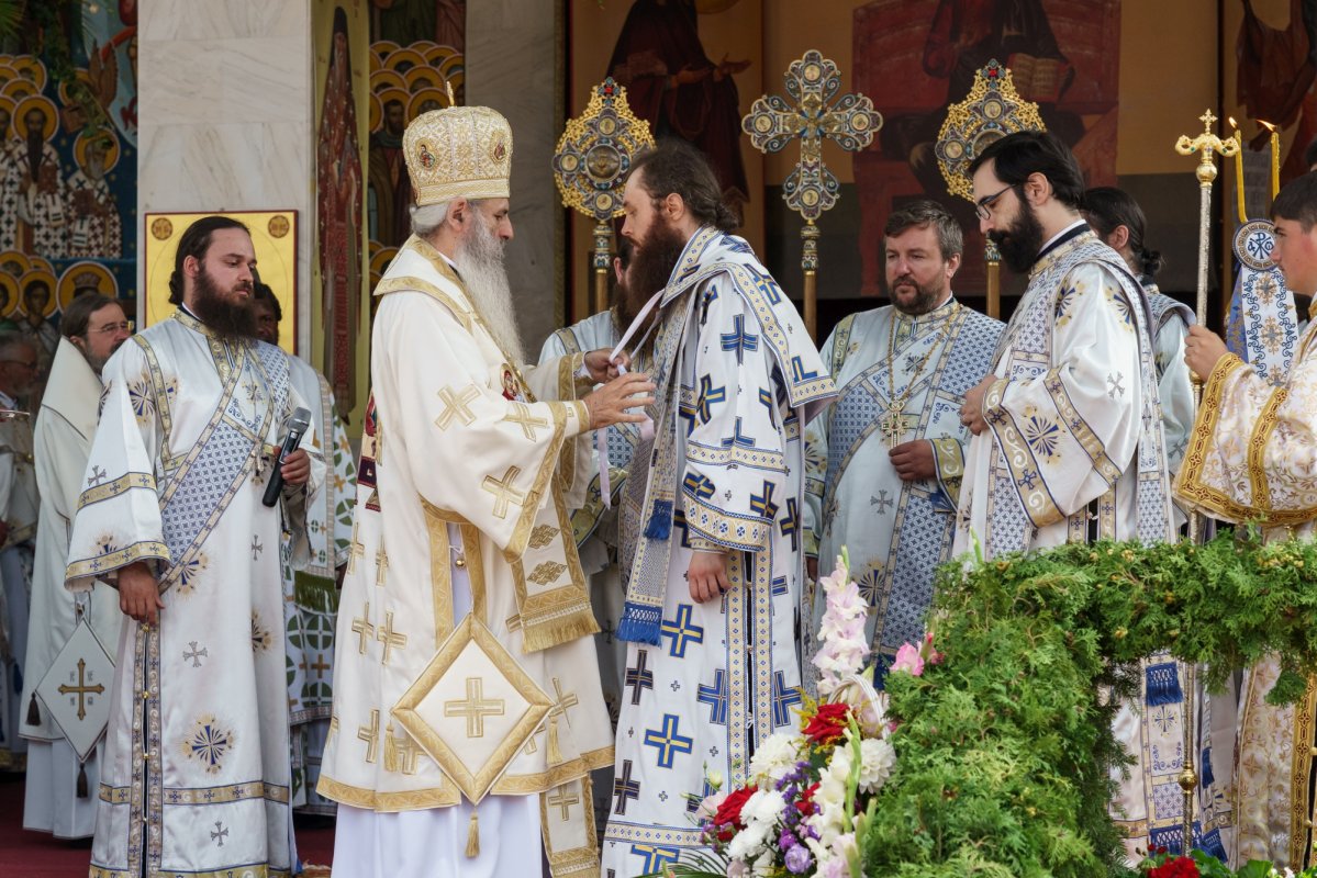 Sărbătorile nemţene au culminat cu hramul Mănăstirii Sihăstria 370346