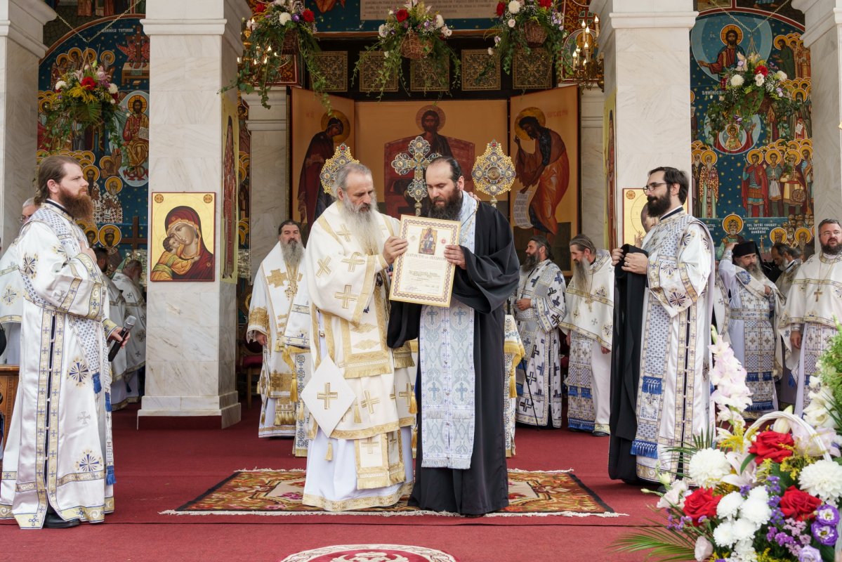 Sărbătorile nemţene au culminat cu hramul Mănăstirii Sihăstria 370349