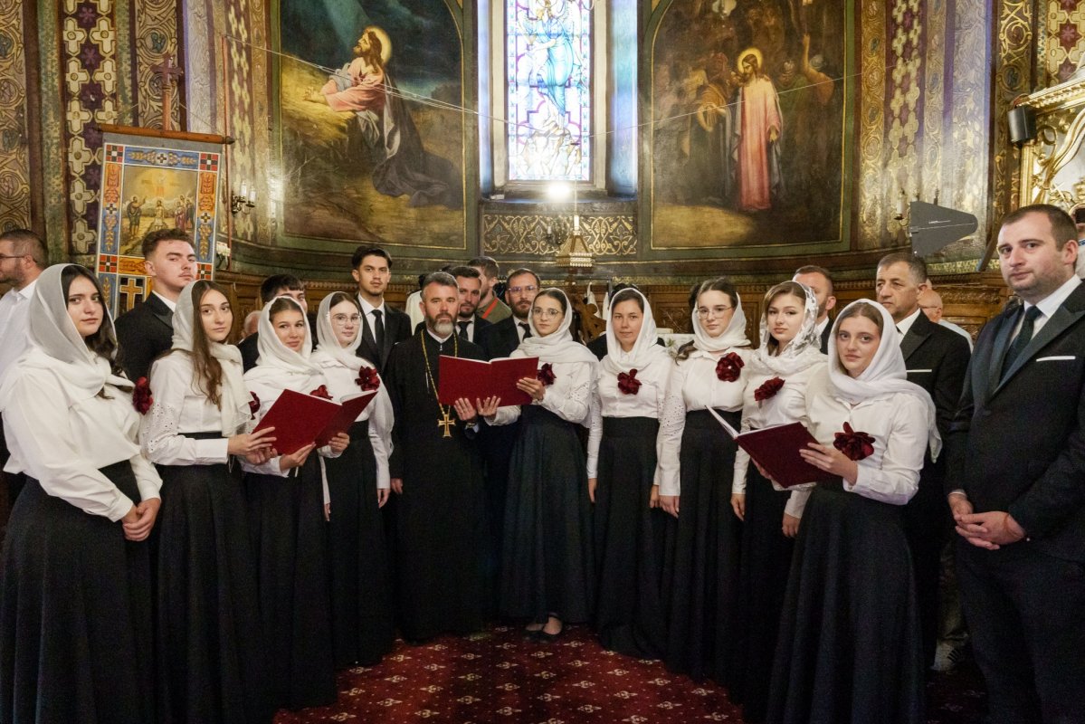 Biserica „Sfântul Ioan Botezătorul” din Piatra Neamț a fost îmbrăcată în veșmânt de har 370422