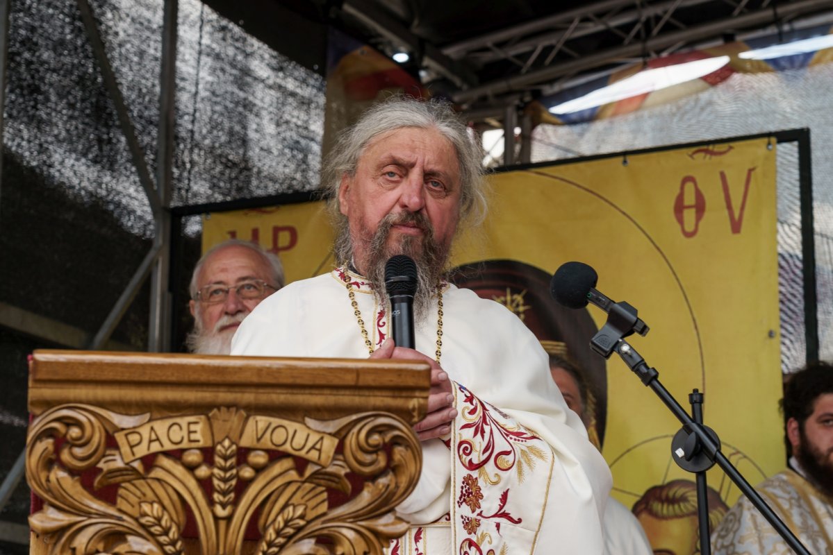 Biserica „Sfântul Ioan Botezătorul” din Piatra Neamț a fost îmbrăcată în veșmânt de har 370436