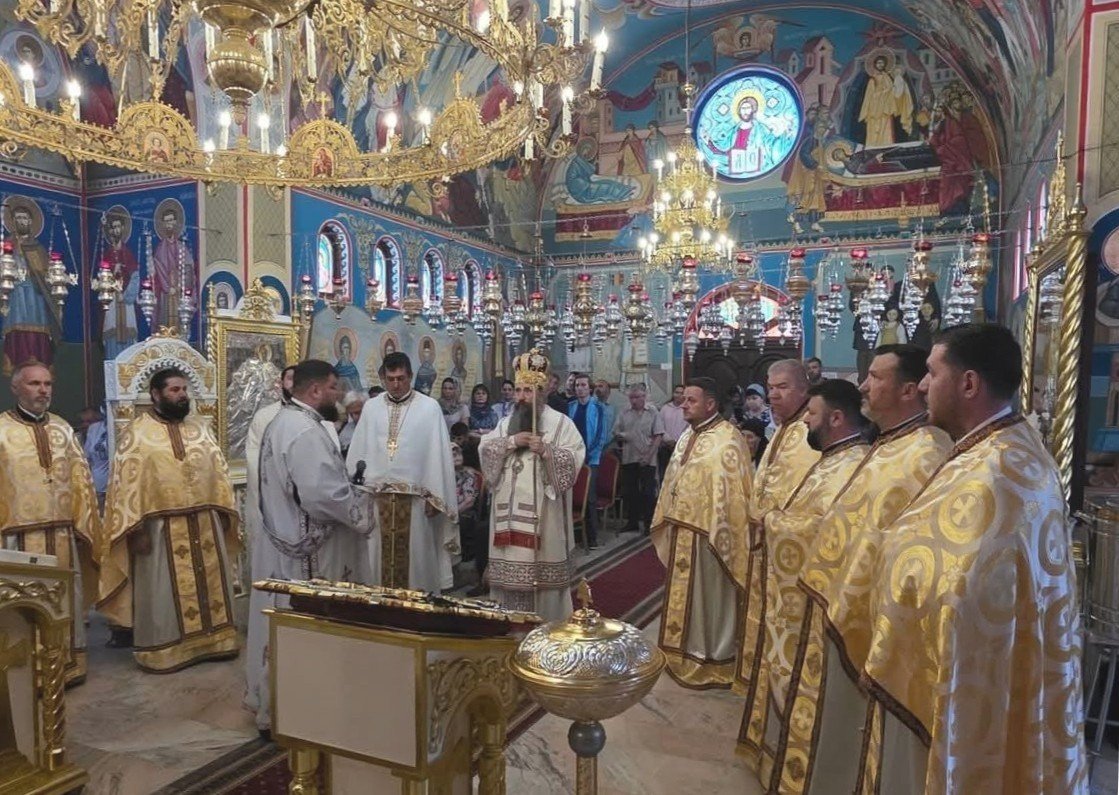 Icoană a Sfântului Ierarh Nectarie la Parohia Lada din Teleorman 370475
