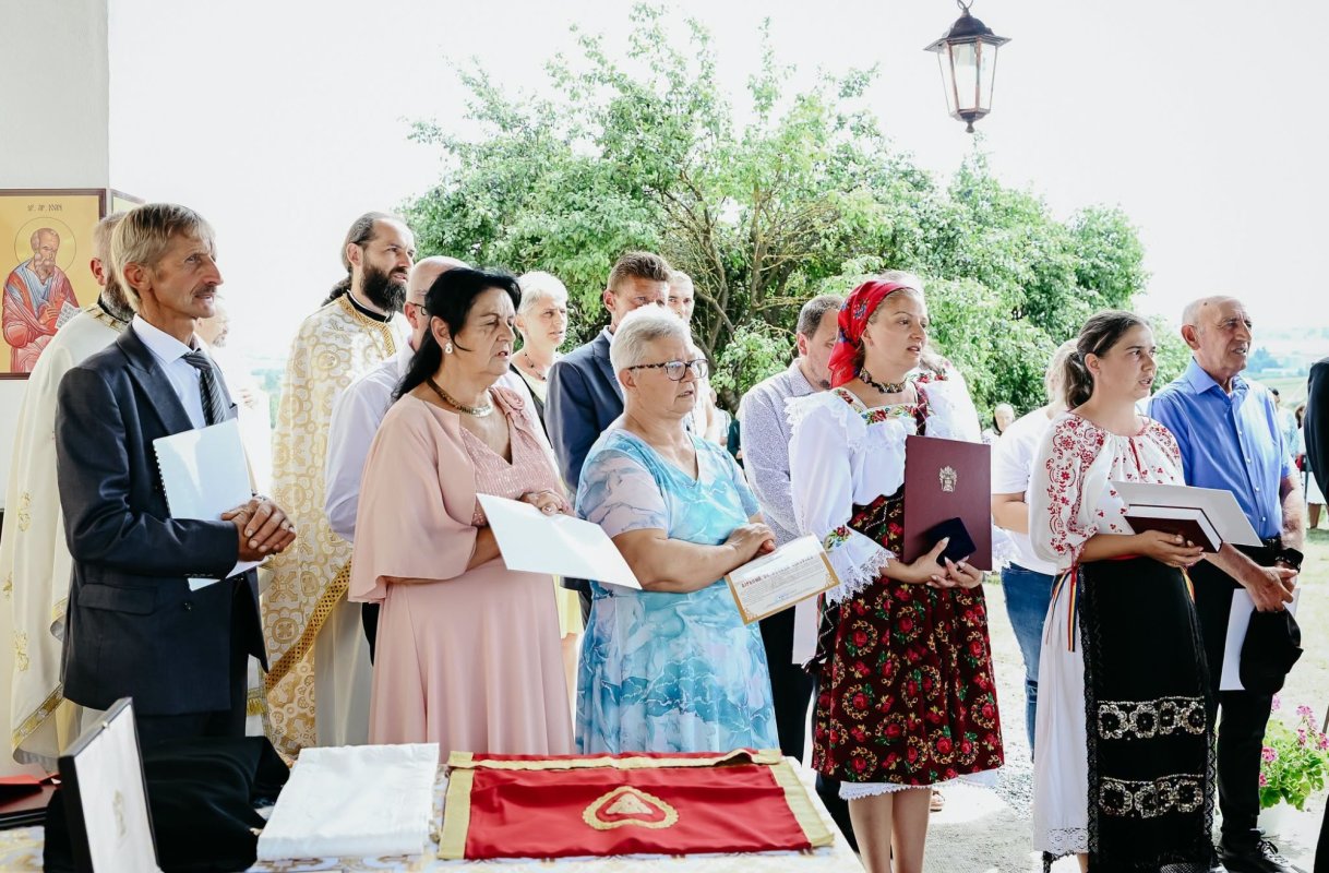Resfințirea Bisericii „Buna Vestire” din Cheia 370466